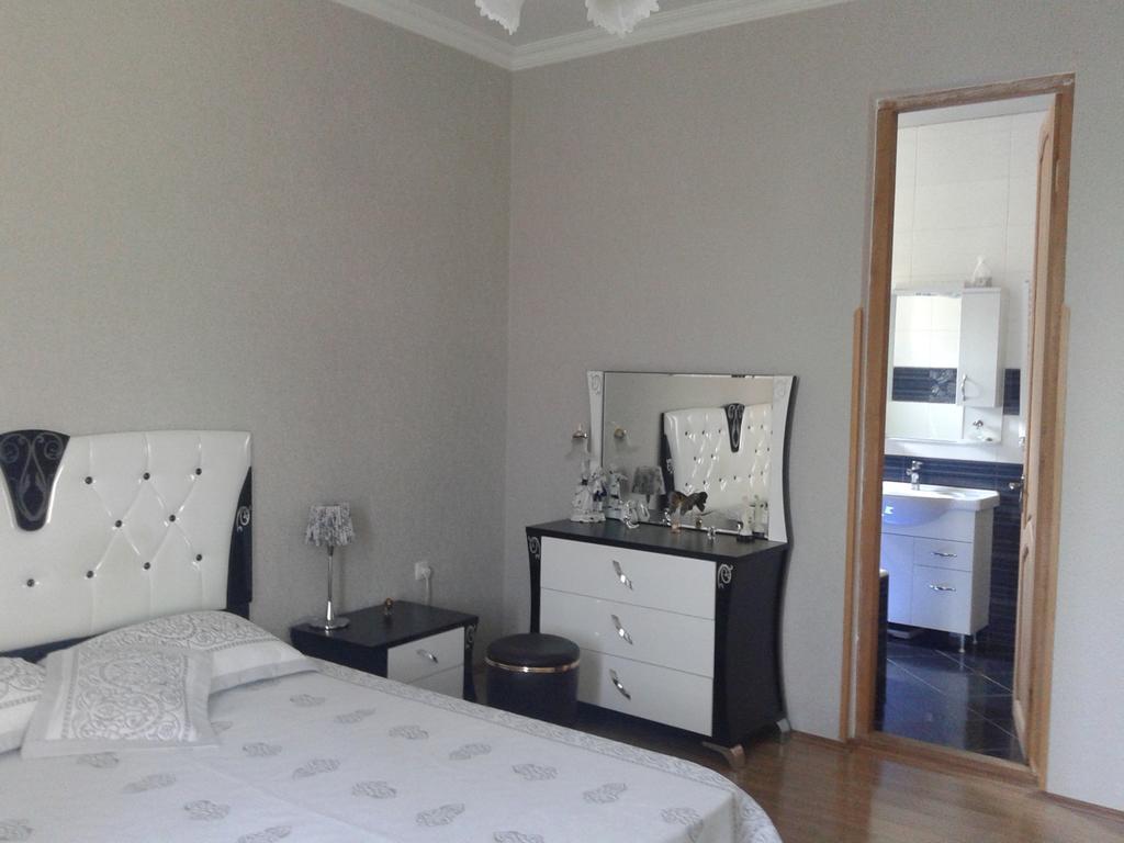 Bajo Guest House Kutaisi Habitación foto