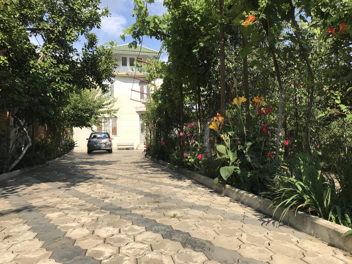 Bajo Guest House Kutaisi Exterior foto