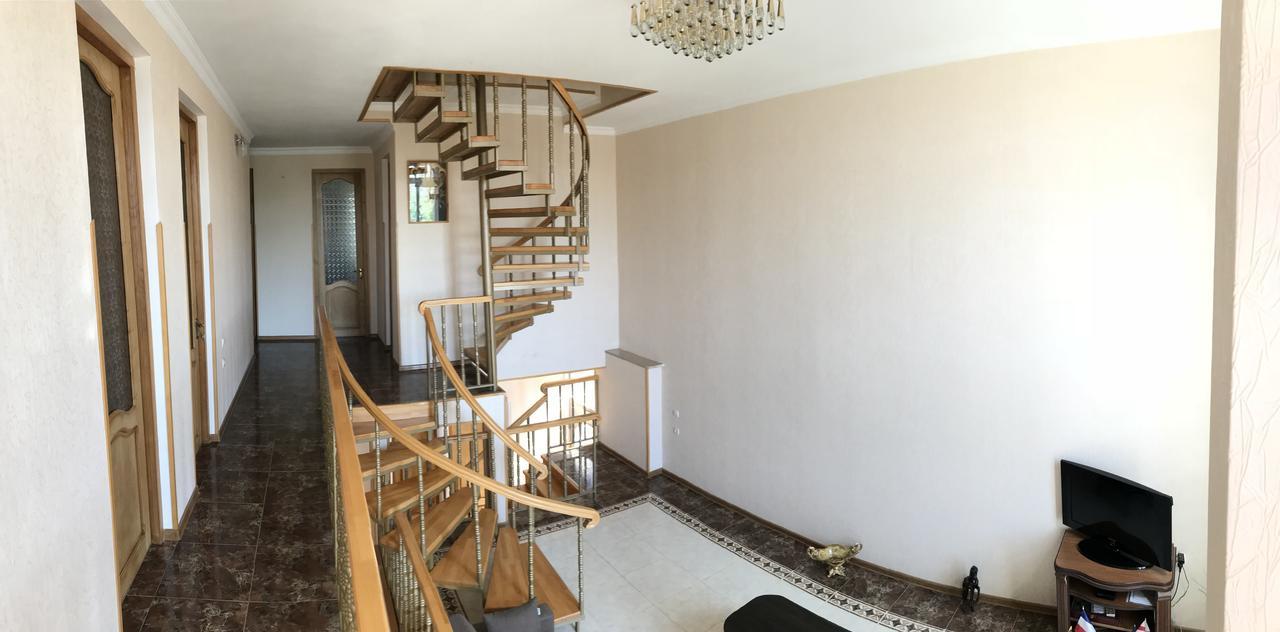 Bajo Guest House Kutaisi Exterior foto